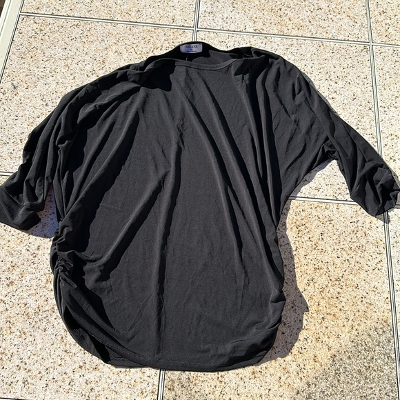 Zenana, Black 3/4 Sleeve Top - Picture 3 of 6